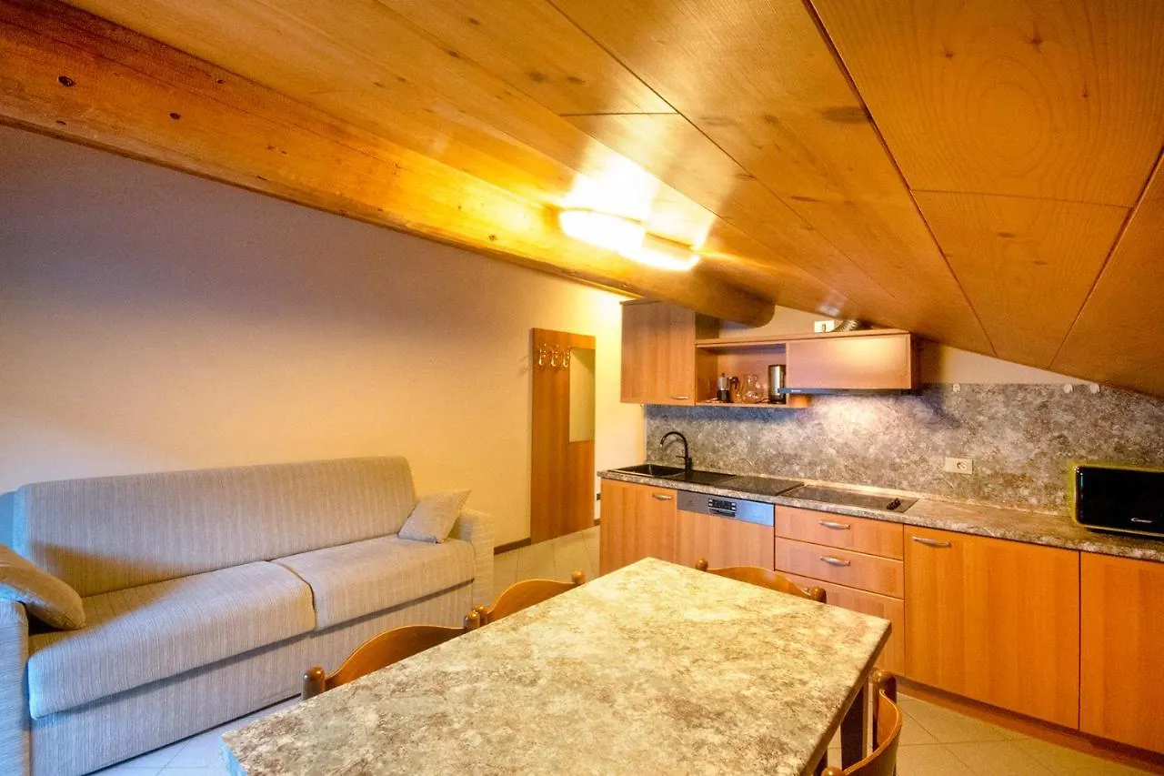 Casa Martinelli Holiday Home Isolaccia Apartman