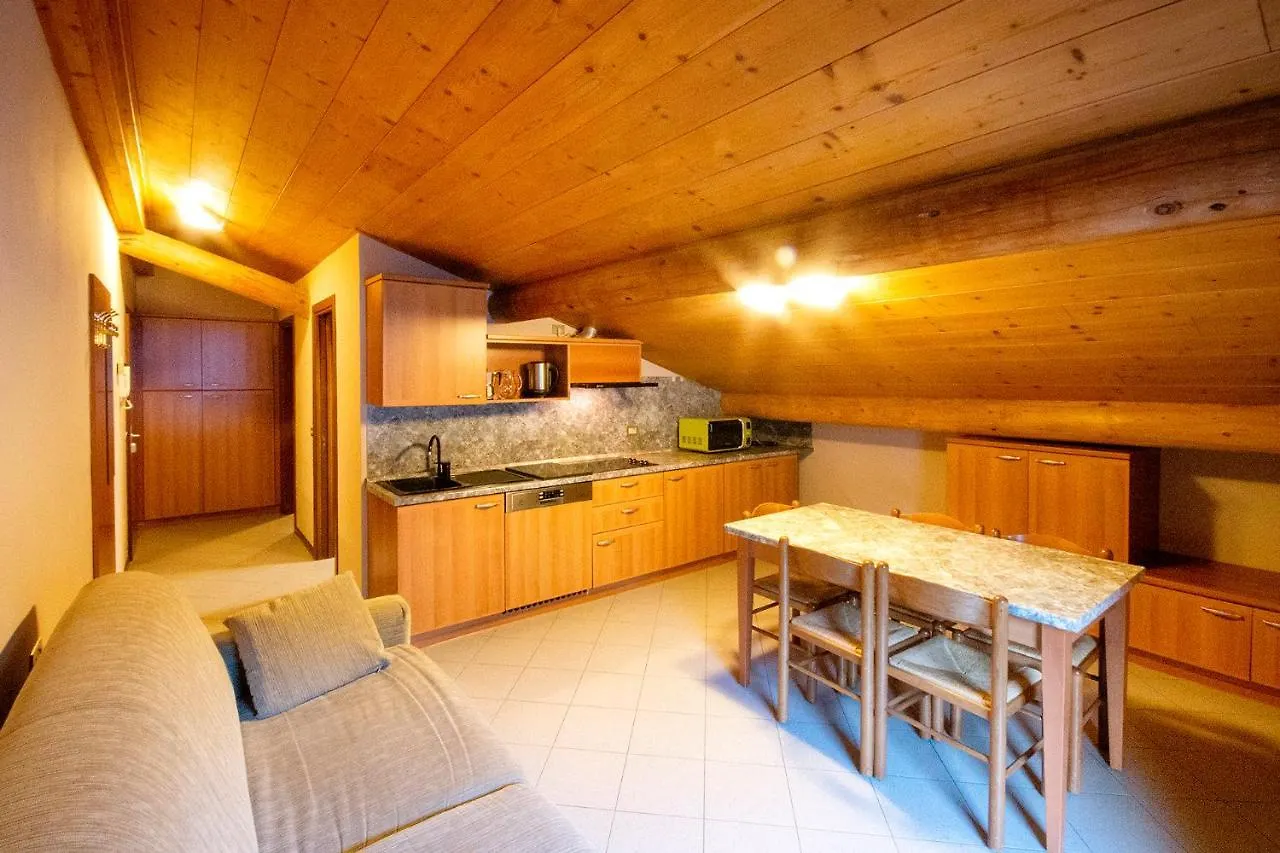 Casa Martinelli Holiday Home Isolaccia Apartman