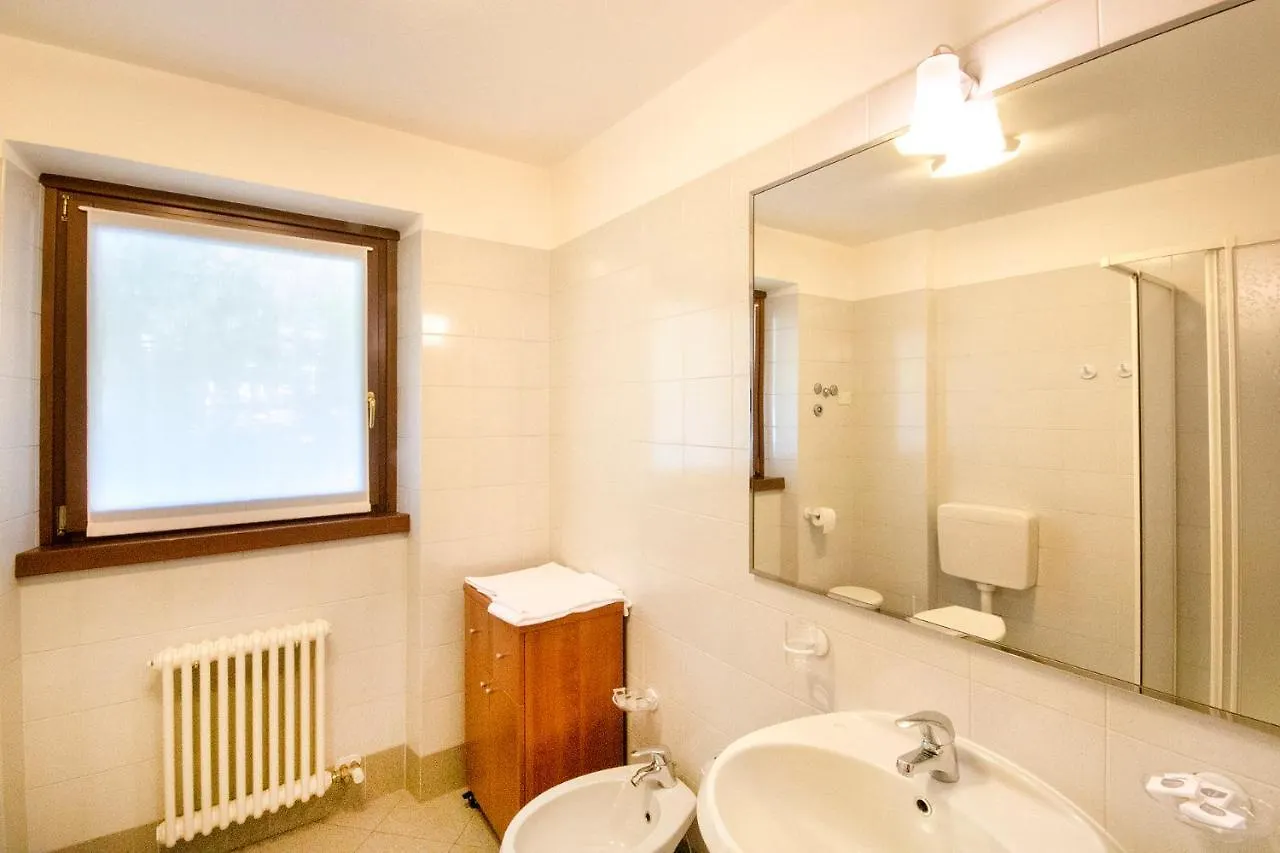 Casa Martinelli Holiday Home Isolaccia Apartman