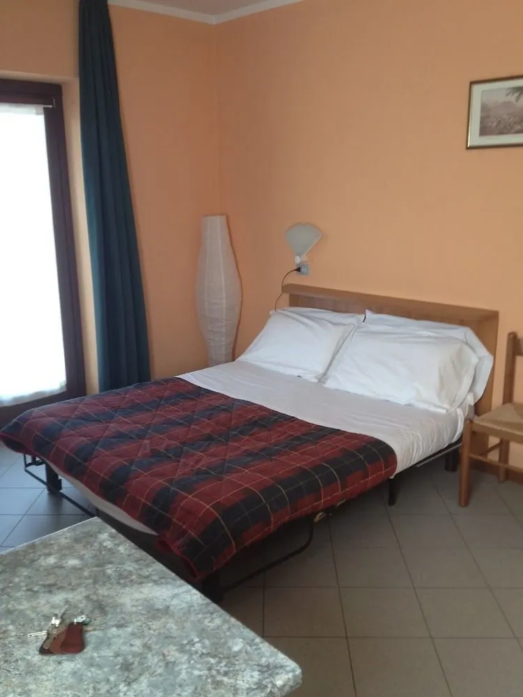 Casa Martinelli Holiday Home Isolaccia Apartman